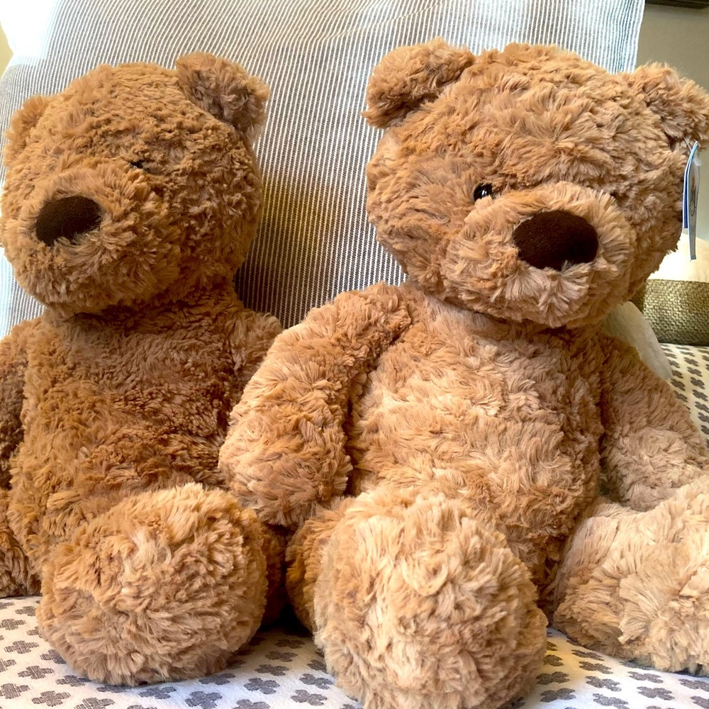 Jellycat Medium Bumbly Bear 🧸